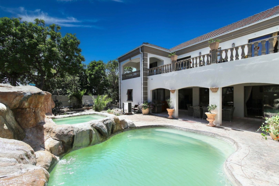 6 Bedroom Property for Sale in Sunset Beach Western Cape